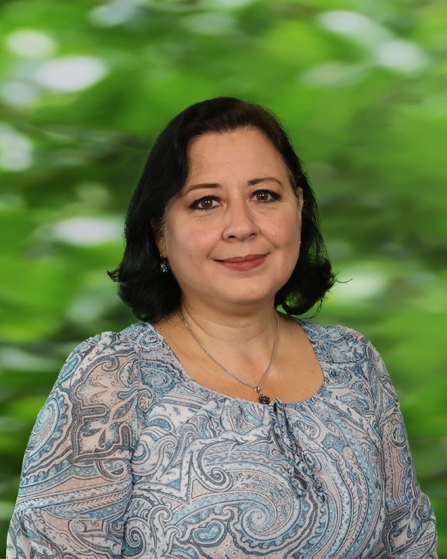 Mrs. Claudia Laguna